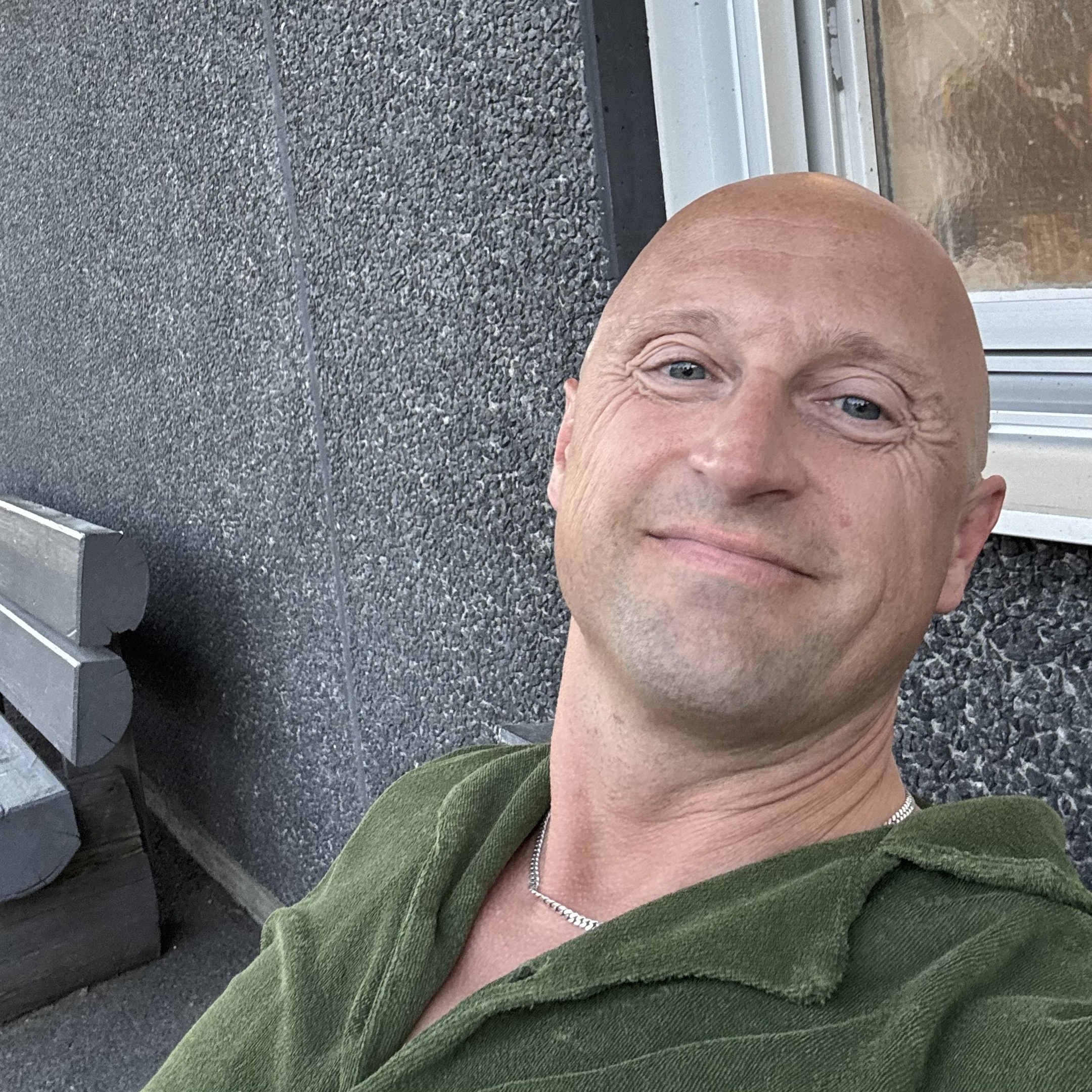 POEM Consult på väg mot nya uppdrag i soluppgången